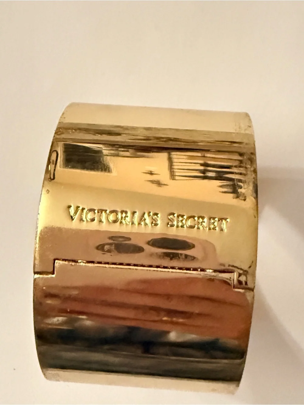 Victoria’s Secret gold bracelet